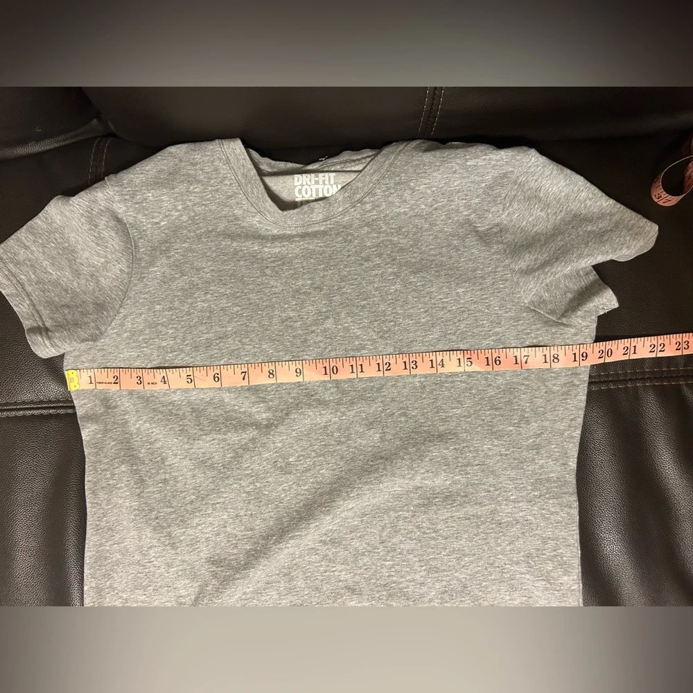 NWOT Nike Dri fit T Shirt. Size XL.